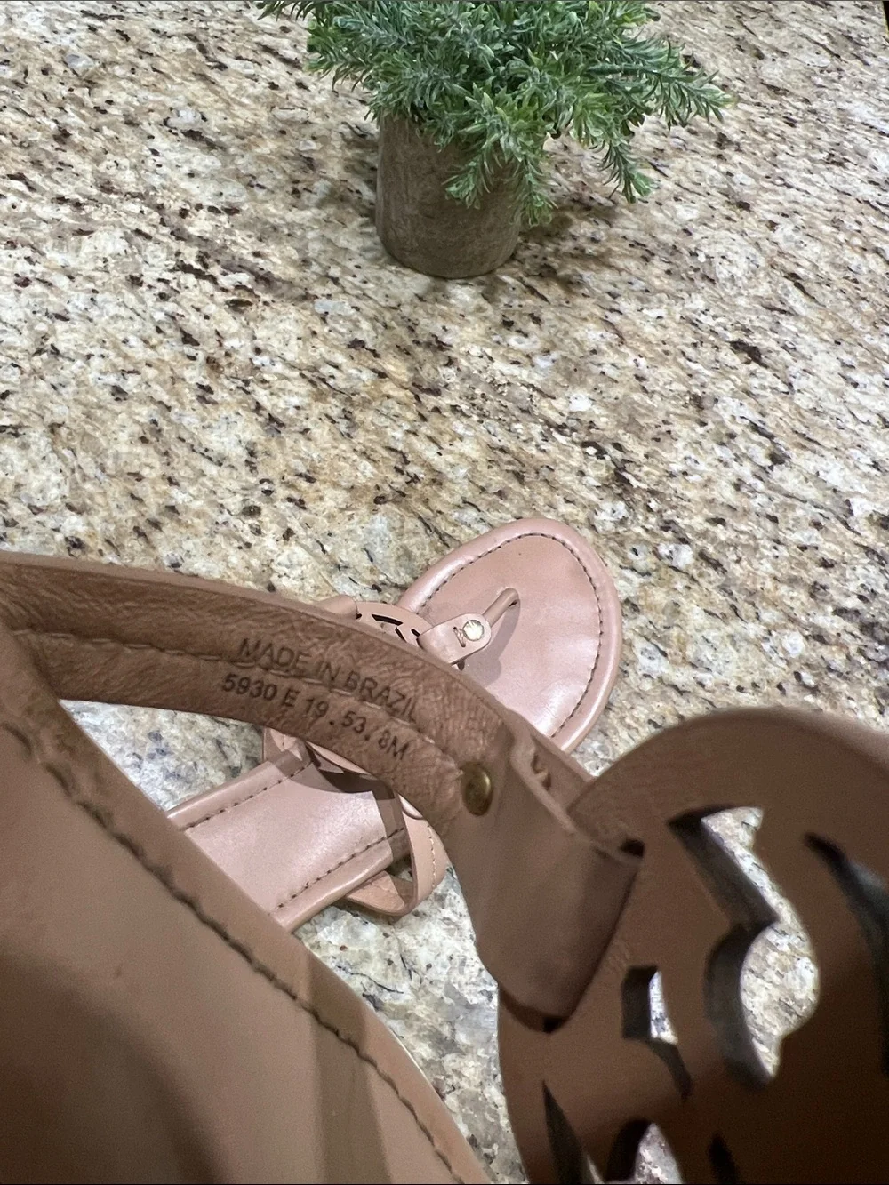 TORY BURCH Miller Pale Pink Leather Thong Sandal 8M